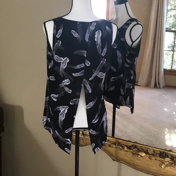 Express split back tank Size Medium - Picture 2 of 3